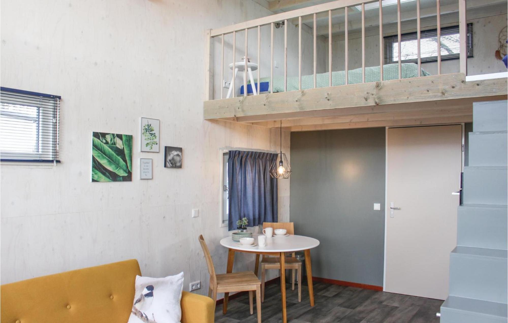 Cozy Home In Sint-Annaland With Kitchen Екстериор снимка