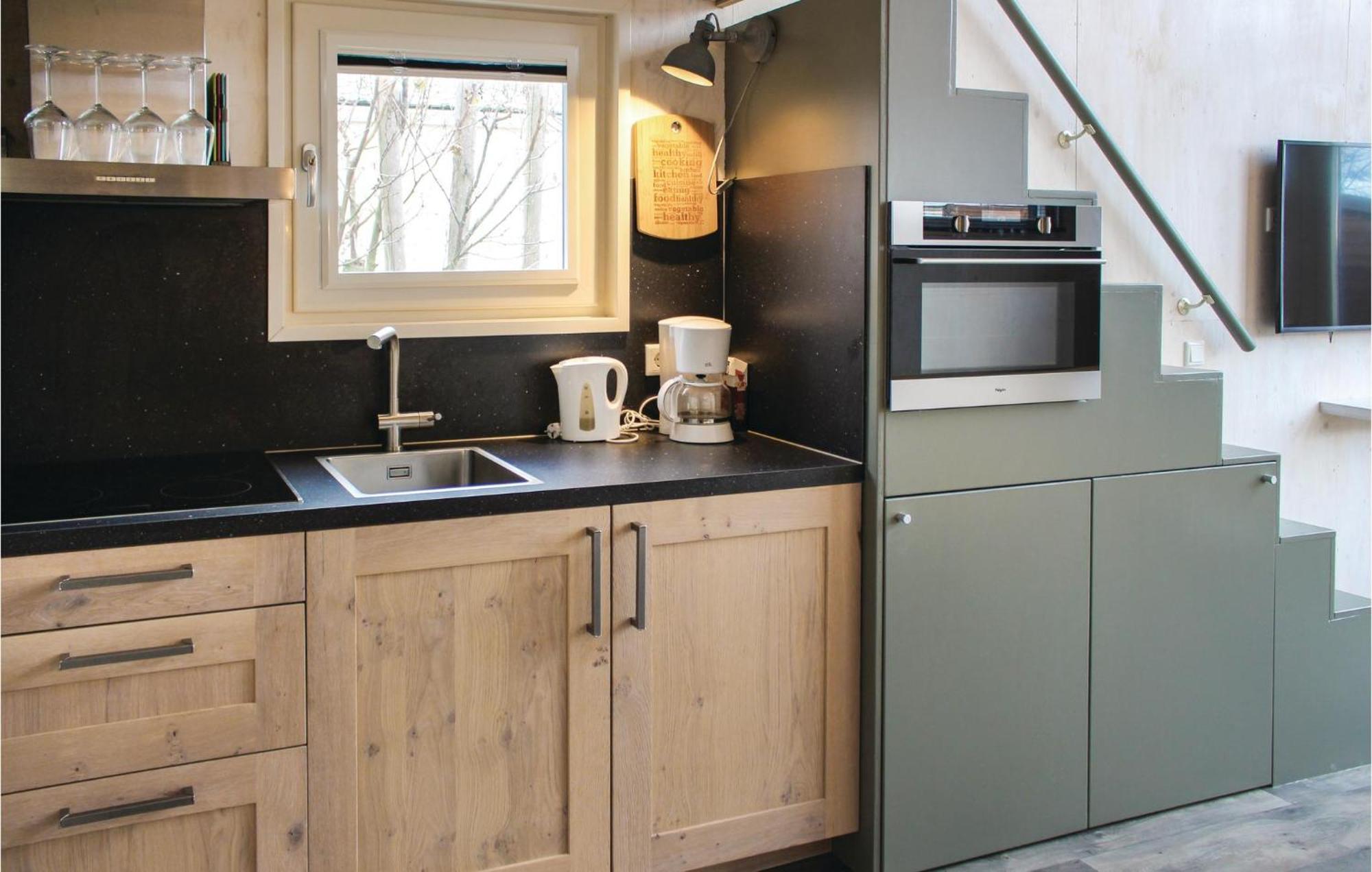 Cozy Home In Sint-Annaland With Kitchen Екстериор снимка